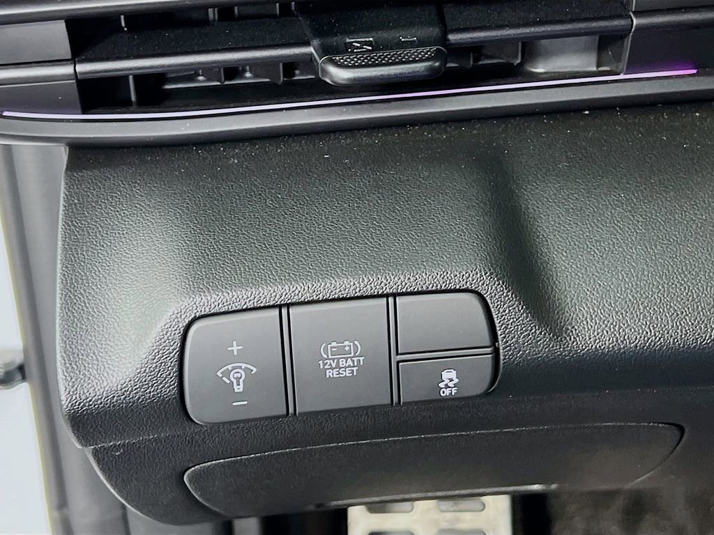 Certified 2025 Hyundai Elantra SEL image 10