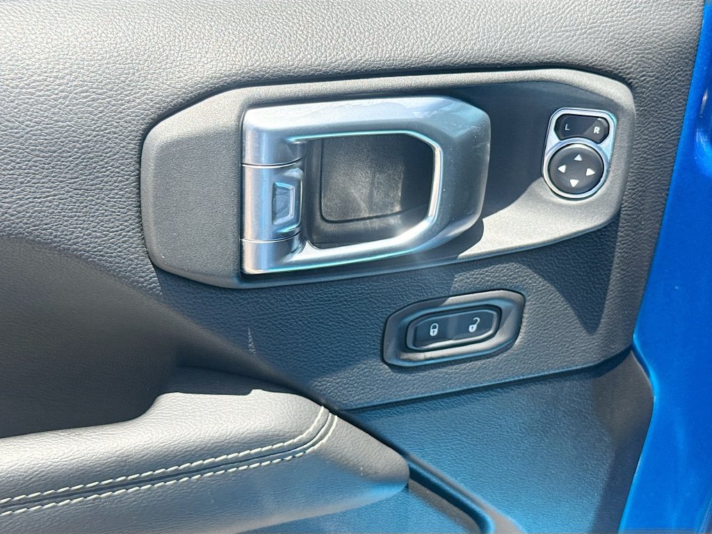 Used 2022 Jeep Wrangler Unlimited Sahara w/ Safety Group AWD/4WD image 19
