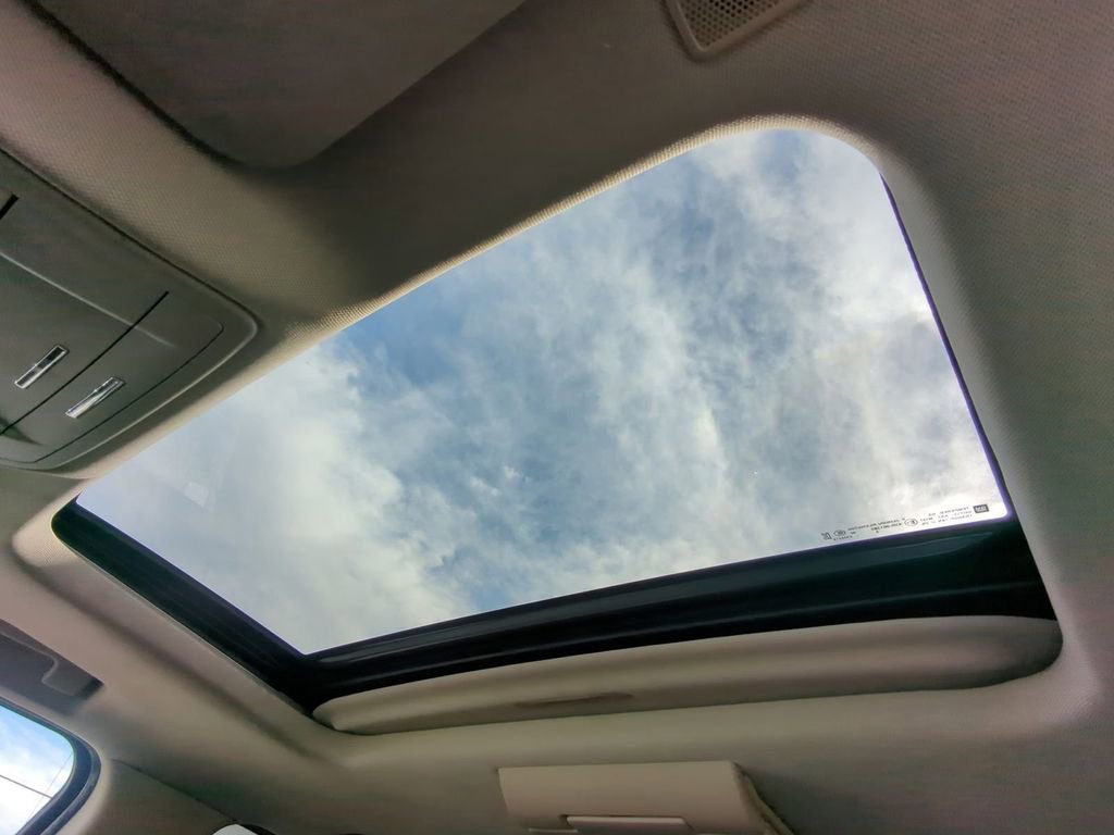 Used 2020 GMC Yukon XL Denali w/ Open Road Package image 21