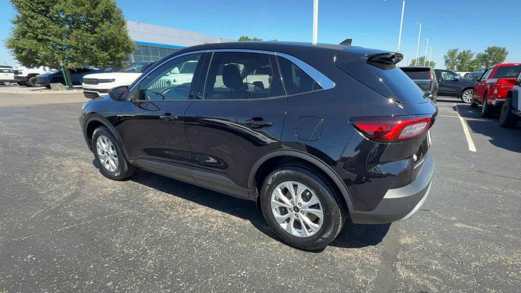 Used 2023 Ford Escape Active w/ Cold Weather Package FWD image 6