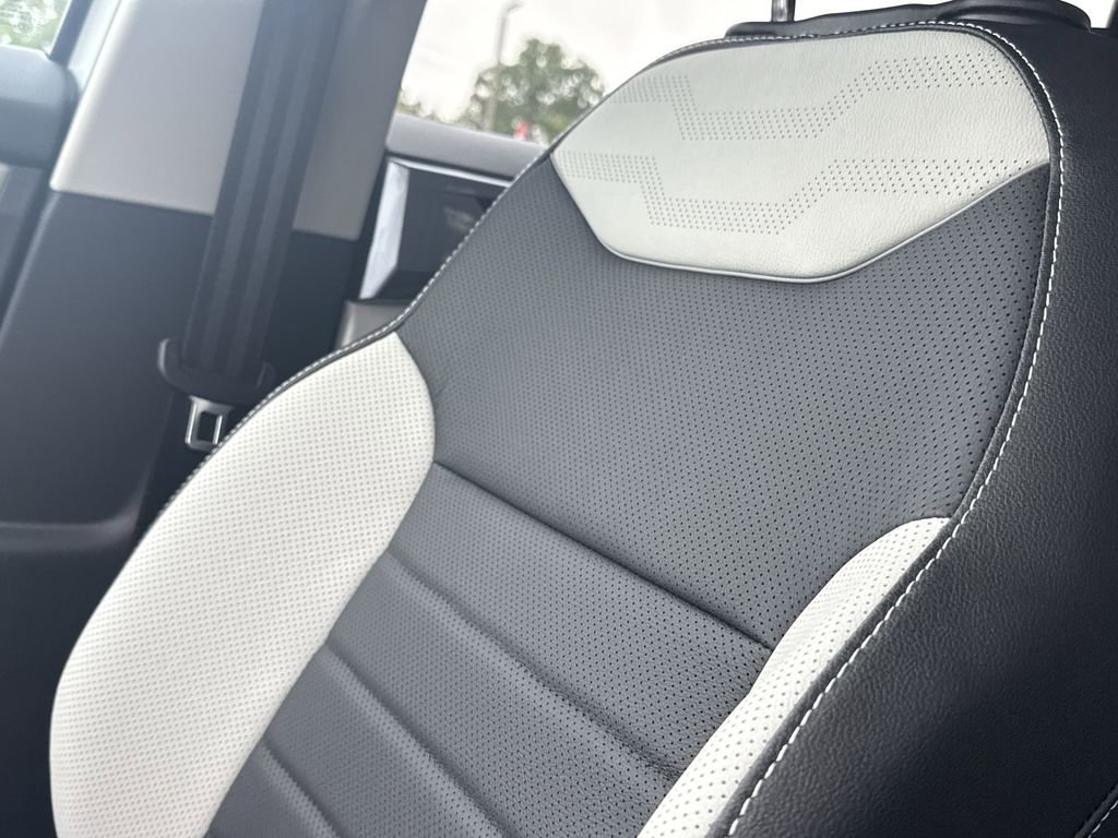 New 2025 Volkswagen Taos SEL AWD/4WD image 41
