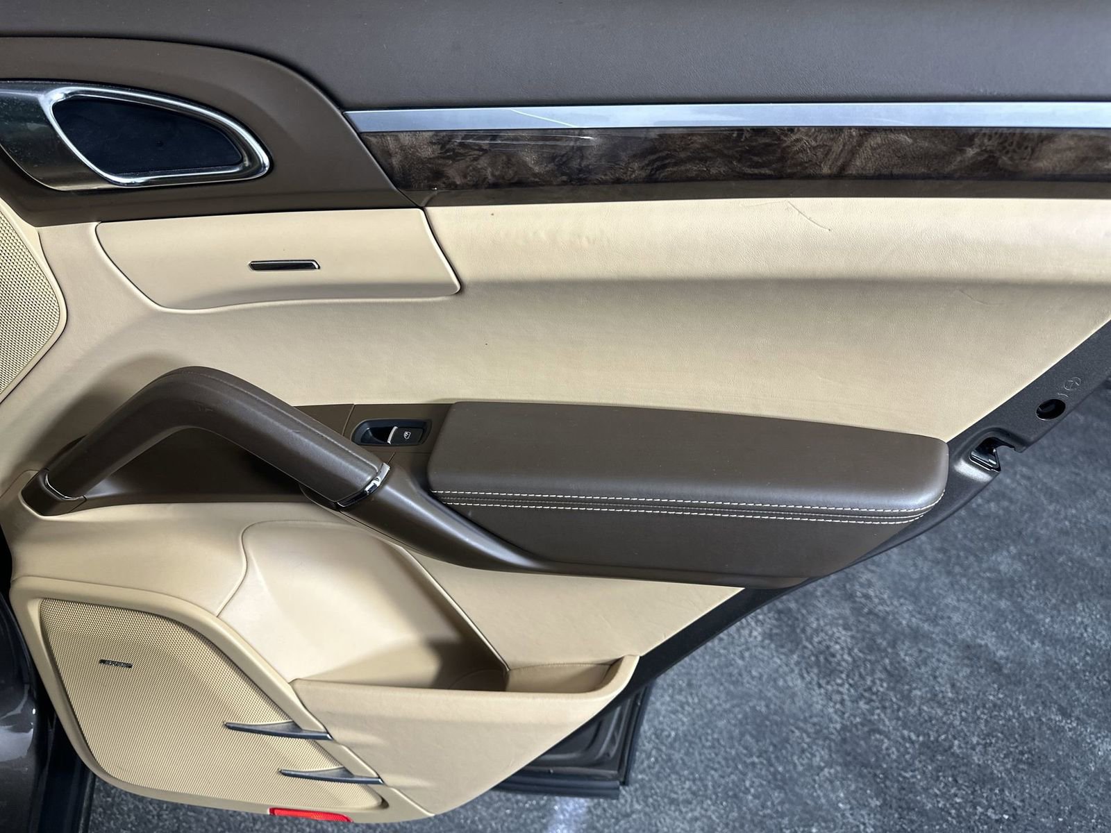 Used 2016 Porsche Cayenne S w/ Premium Plus Package image 31