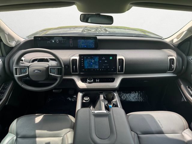 Used 2025 Ford Expedition Active AWD/4WD image 10