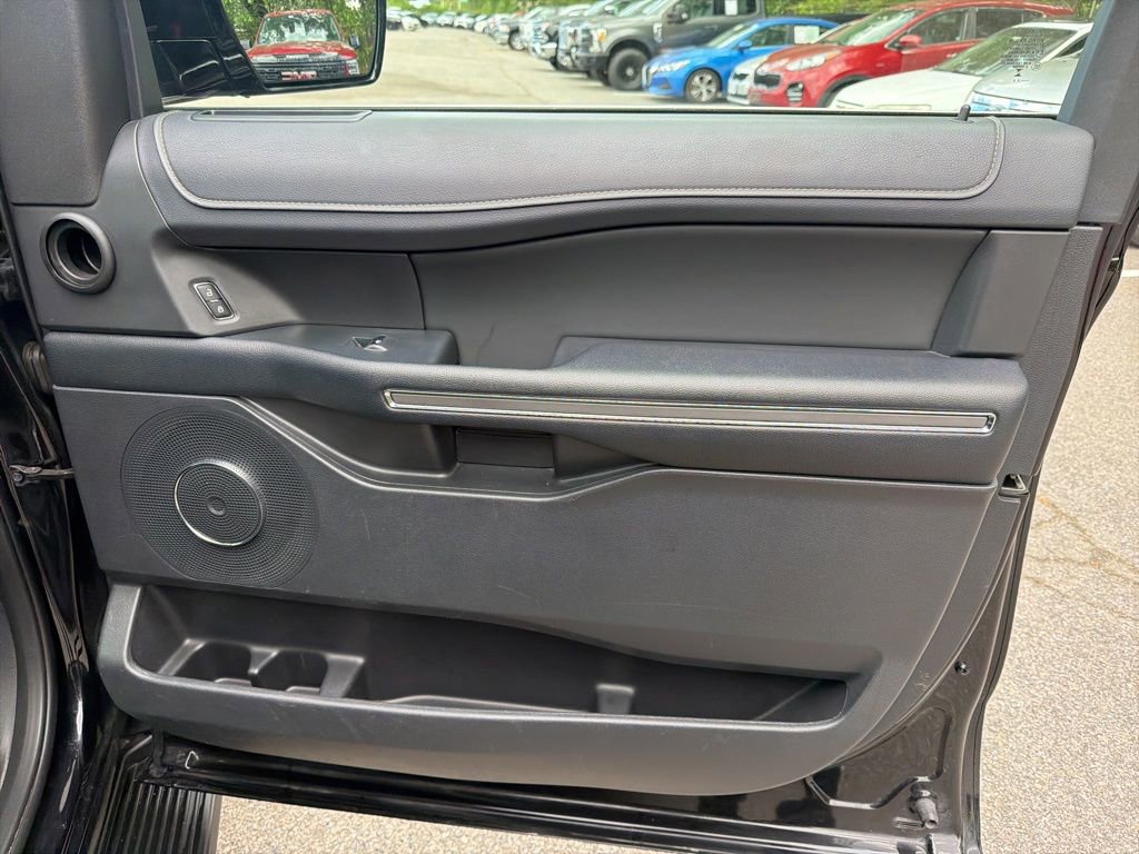 Used 2024 Ford Expedition Max XLT image 30
