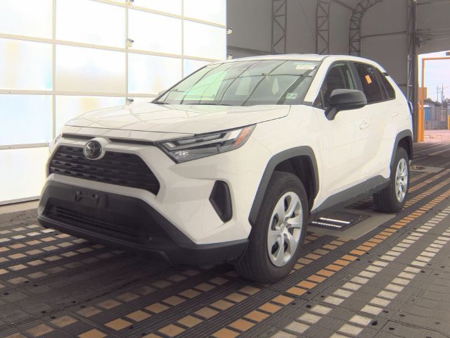 Used 2025 Toyota RAV4 LE AWD/4WD image 3
