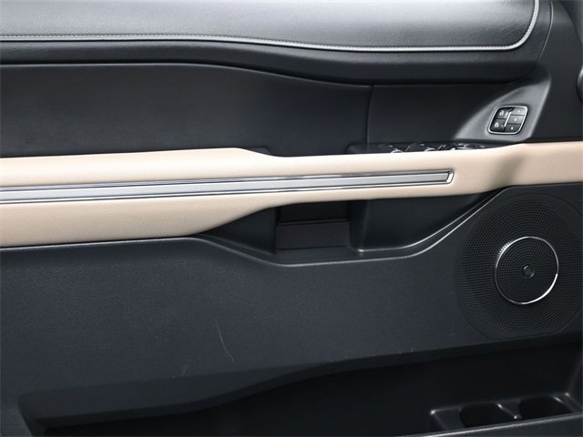 Used 2023 Ford Expedition Max Limited image 12