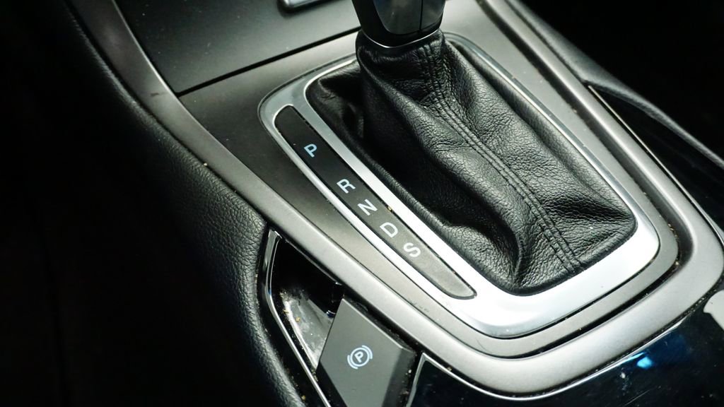 Used 2018 Ford Edge SE image 29