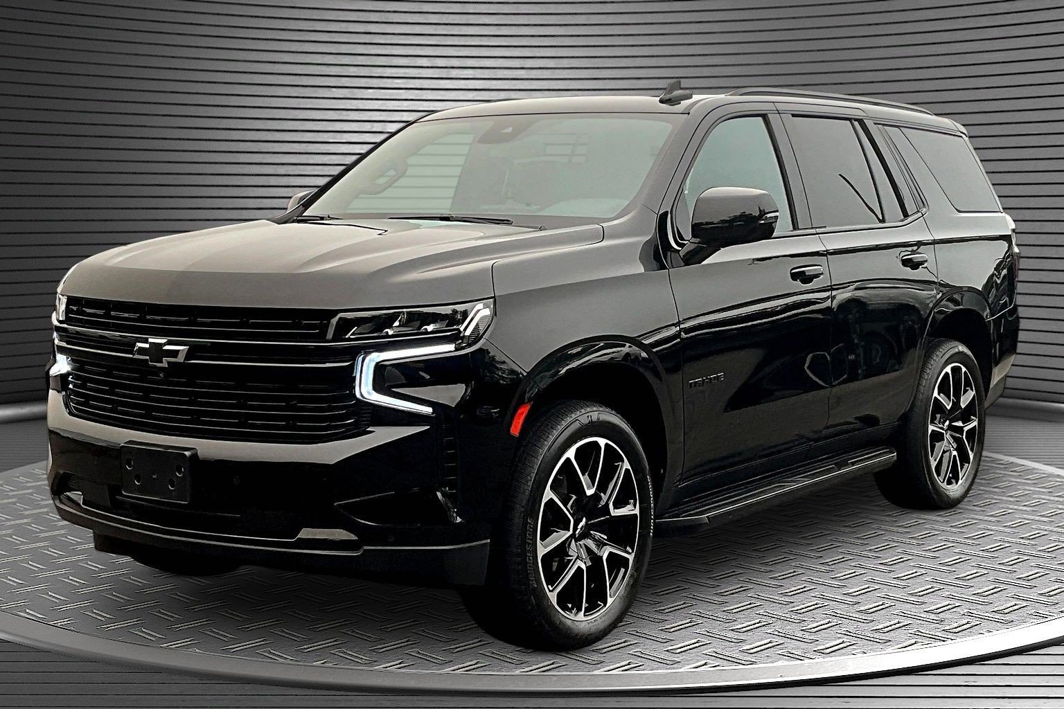 Used 2023 Chevrolet Tahoe RST w/ Luxury Package AWD/4WD image 3