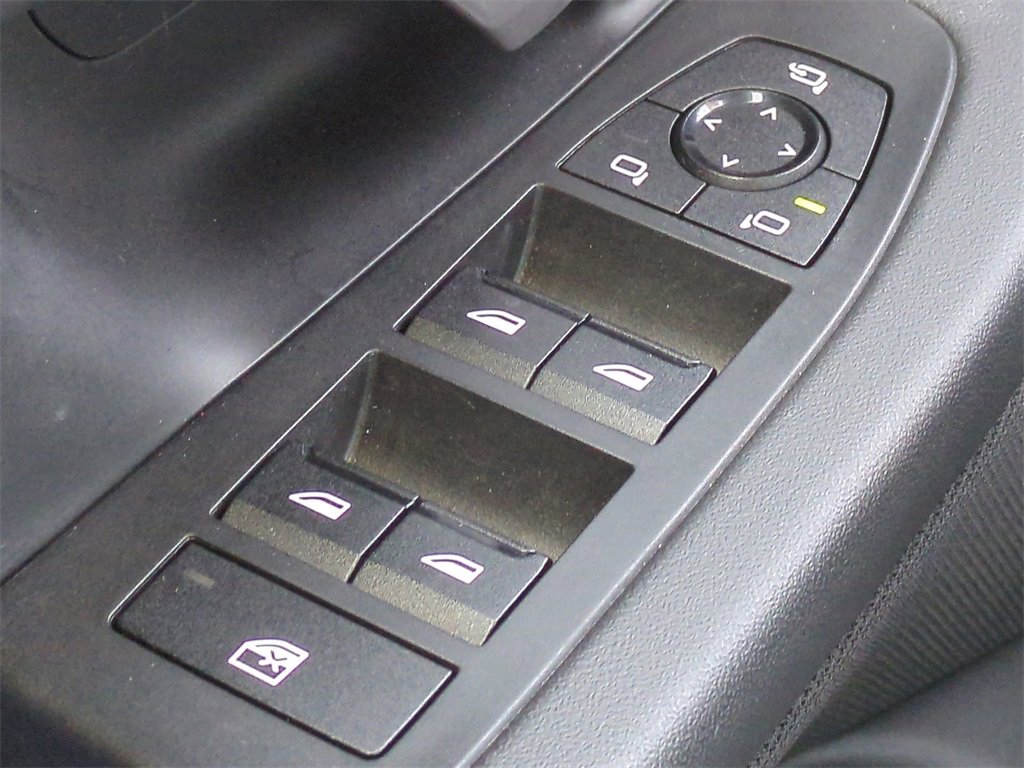 Used 2024 BMW 540i xDrive w/ M Sport Package image 23