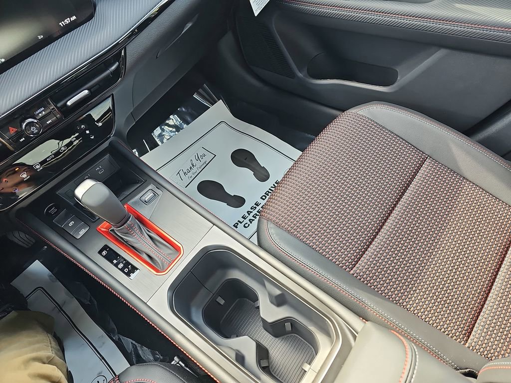 New 2026 Nissan Kicks SR w/ SR Premium Package FWD image 28