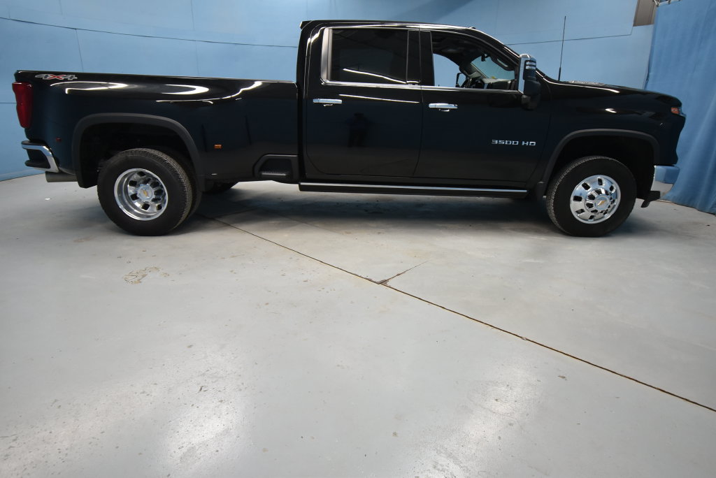Used 2024 Chevrolet Silverado 3500 LTZ w/ LTZ Plus Package AWD/4WD image 36