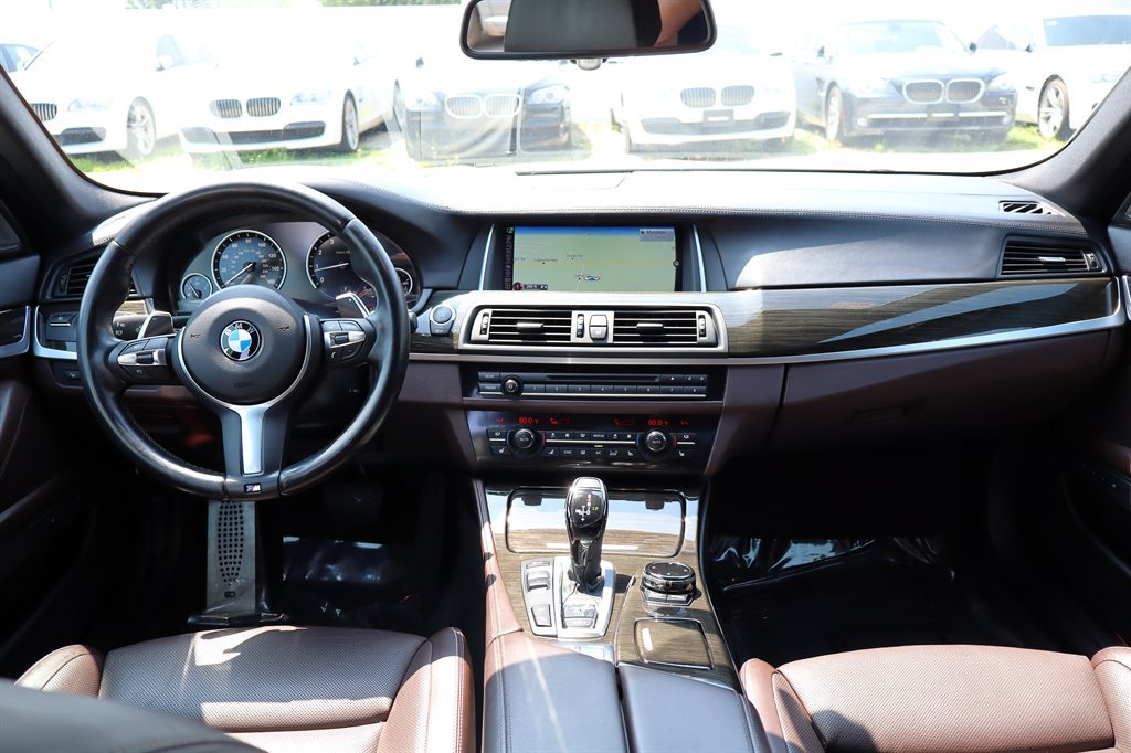 Used 2015 BMW 550i Sedan RWD image 12
