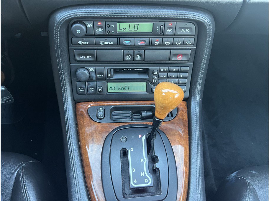 Used 1998 Jaguar XK8 Convertible image 15