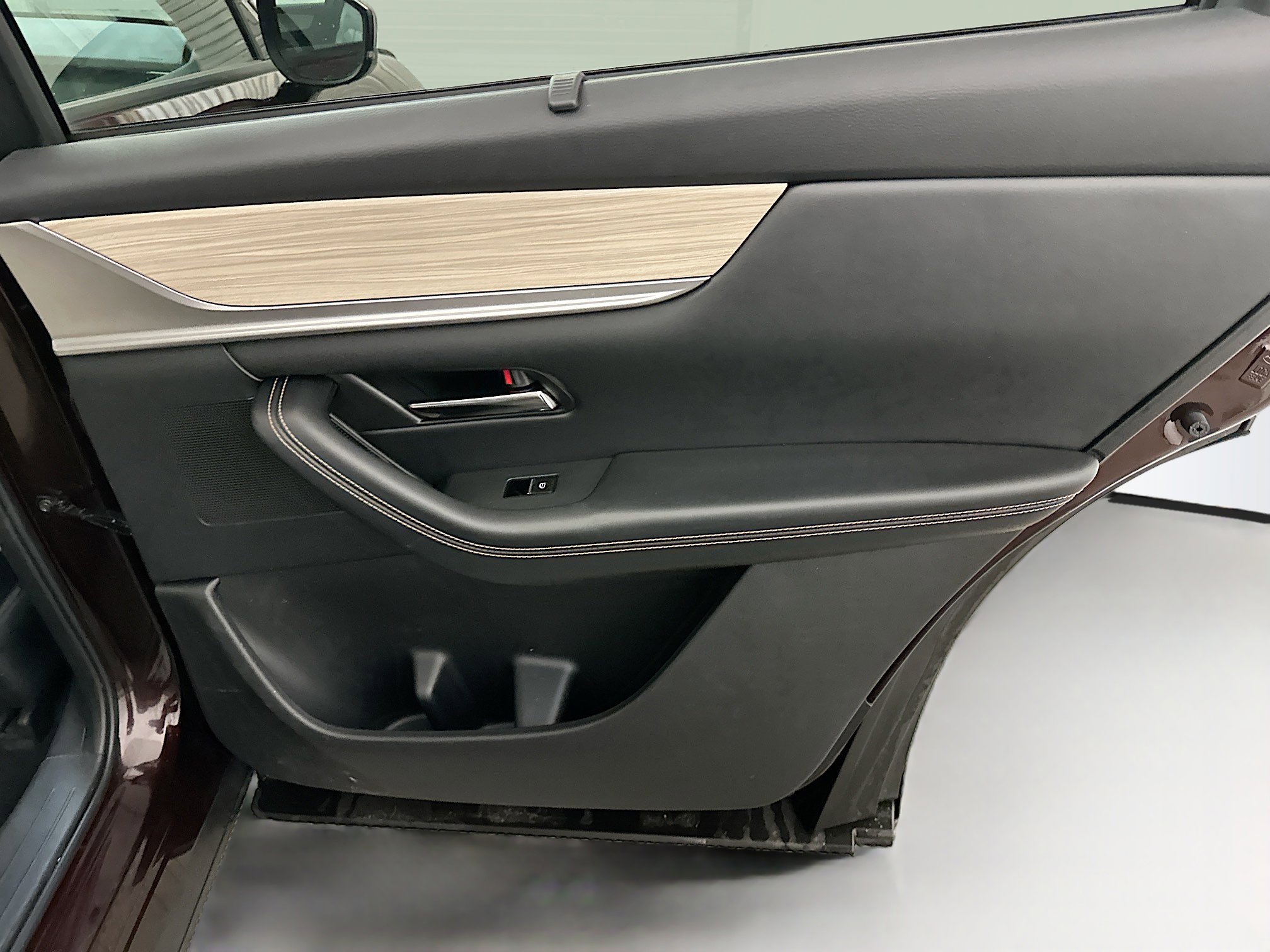 Used 2024 MAZDA CX-90 Plug-In Hybrid w/ Premium Pkg image 34