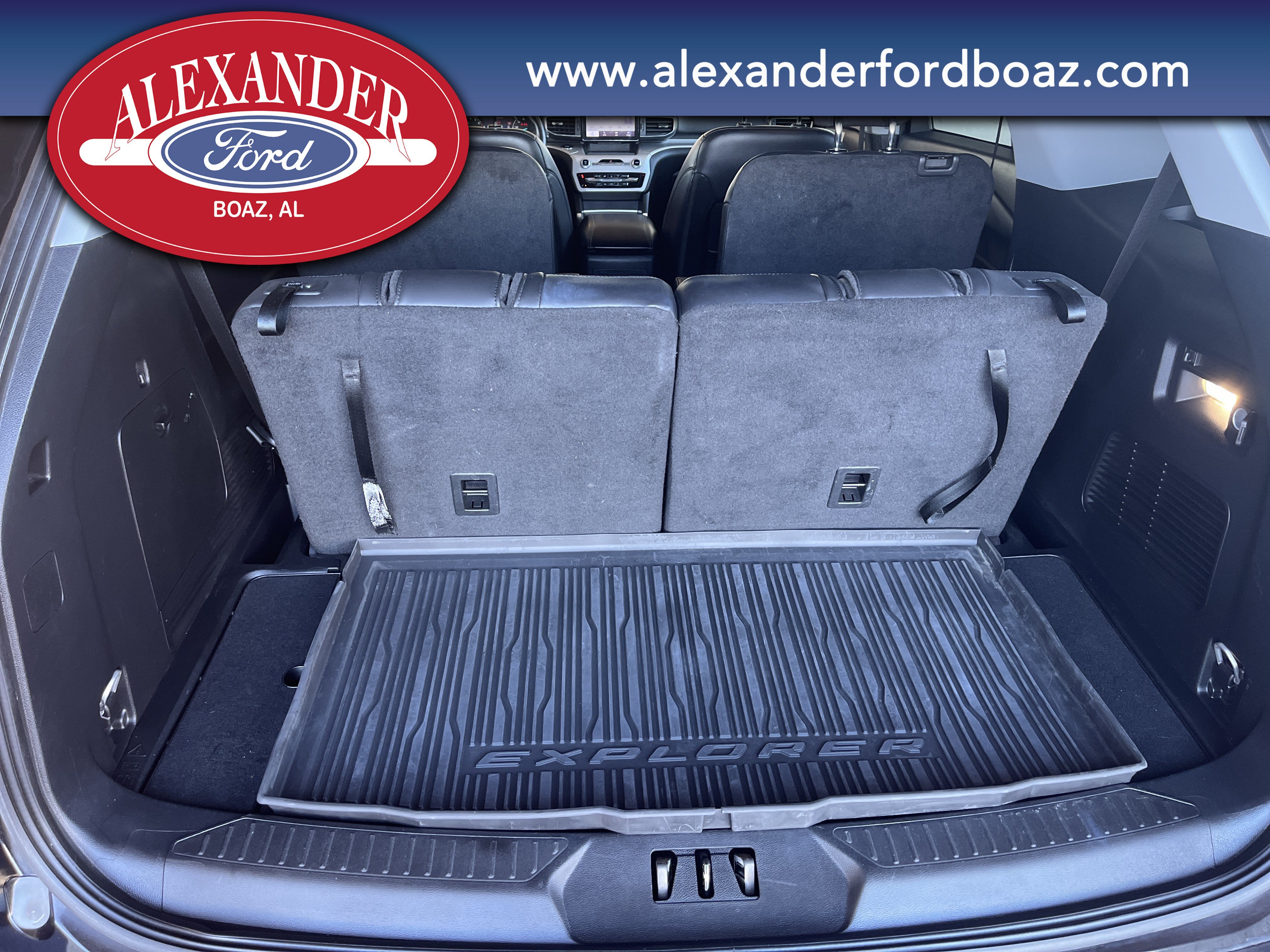 Used 2023 Ford Explorer XLT w/ Equipment Group 202A AWD/4WD image 19