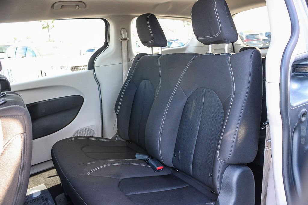 Used 2021 Chrysler Voyager L image 19
