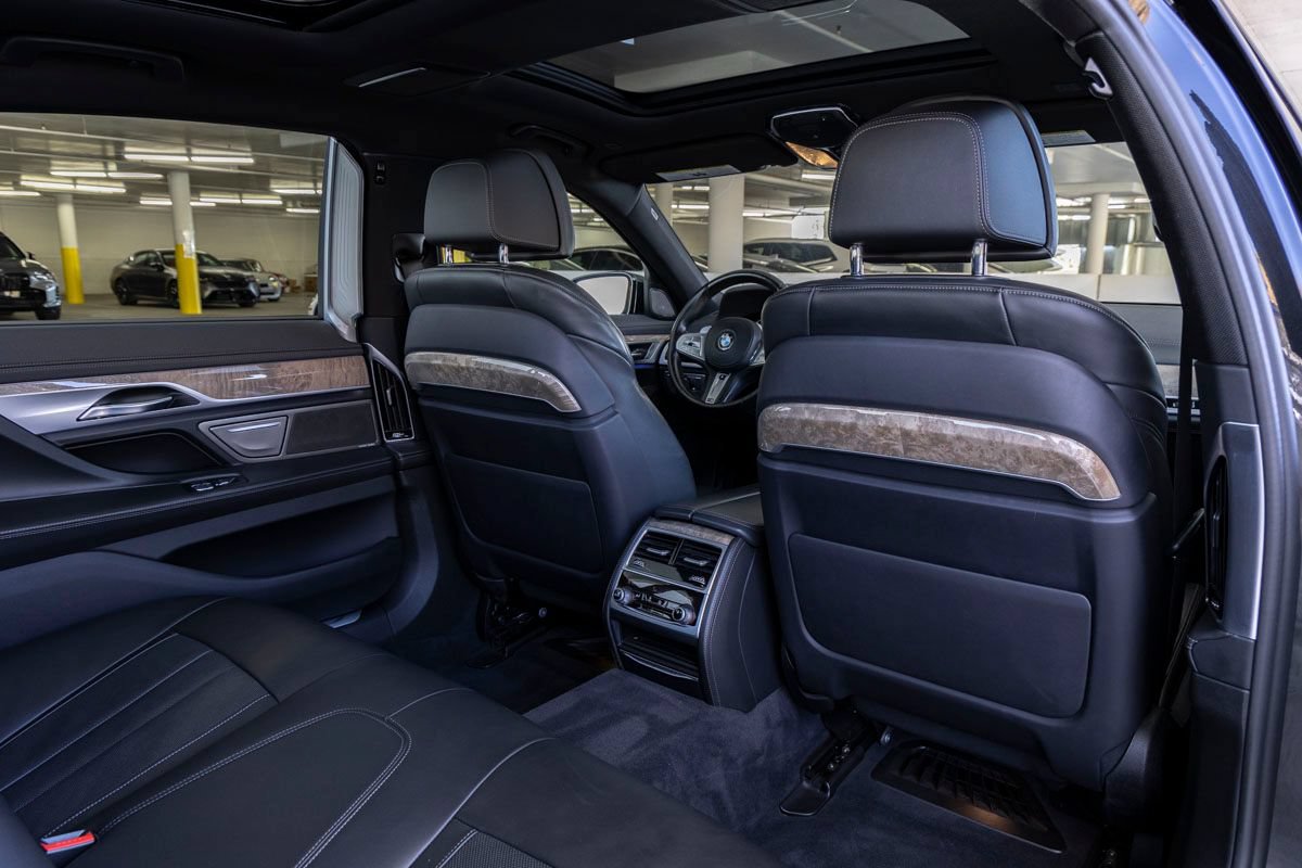 Used 2020 BMW 740i w/ M Sport Package RWD image 26