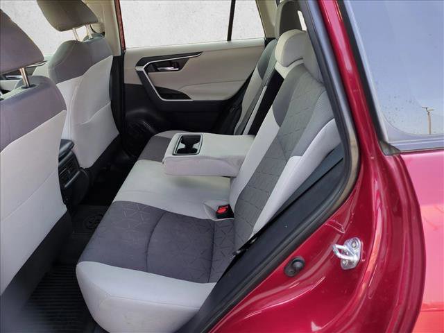 Used 2021 Toyota RAV4 XLE image 17