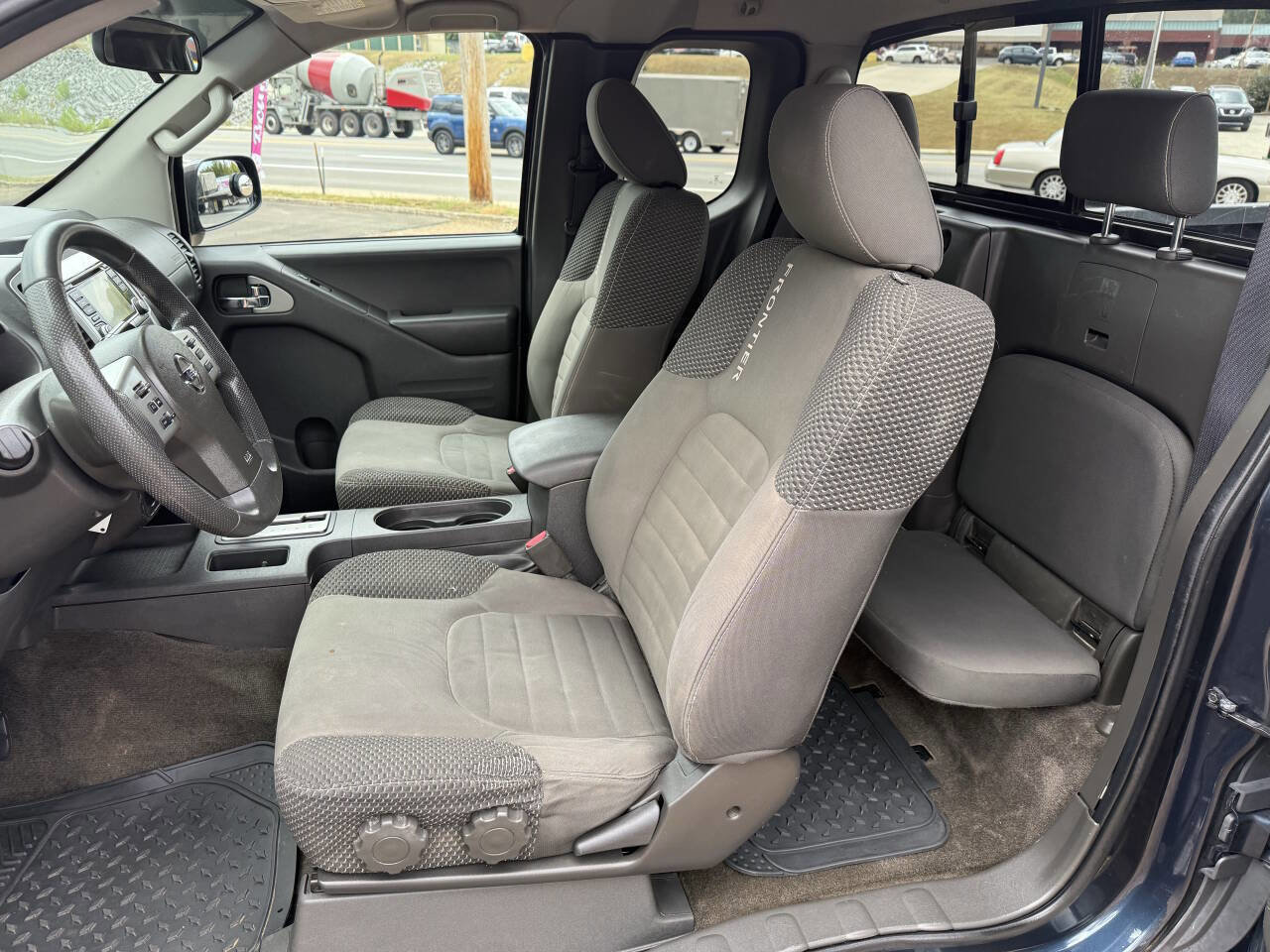 Used 2016 Nissan Frontier Desert Runner image 15