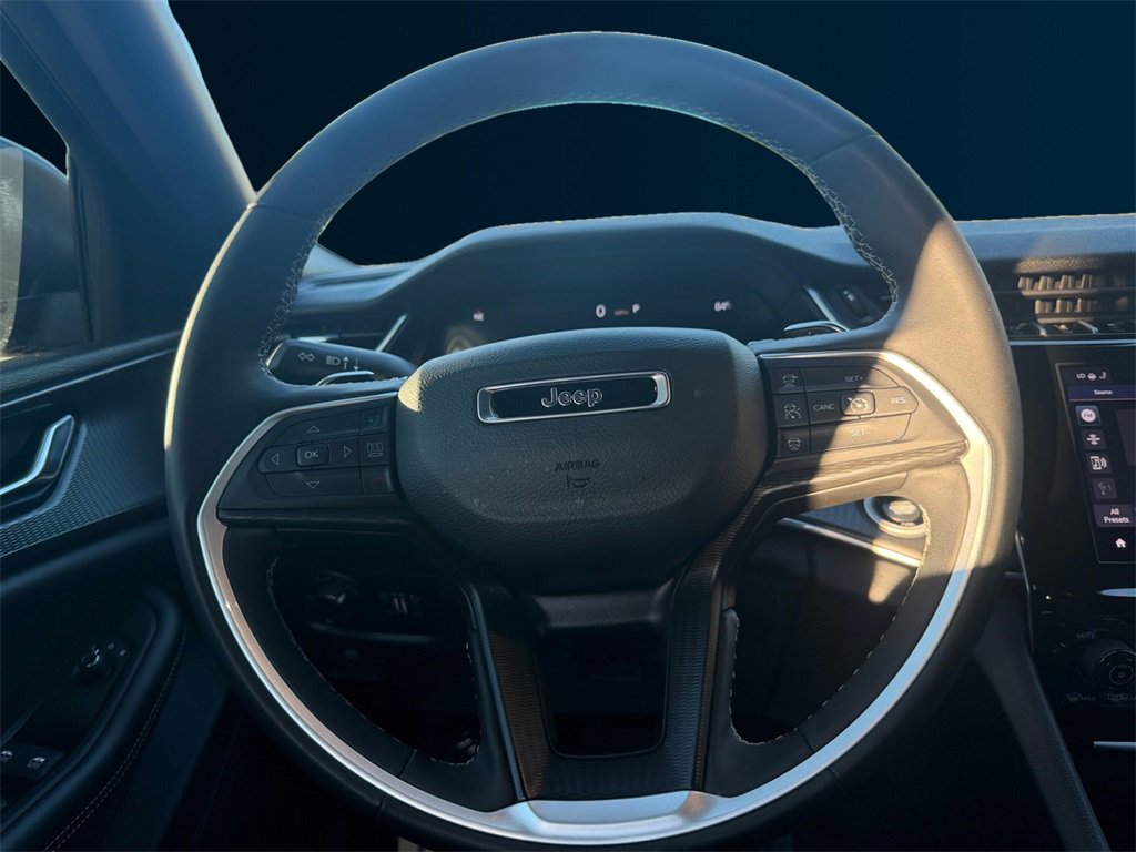 Used 2024 Jeep Grand Cherokee L Laredo w/ Luxury Tech Group I image 13