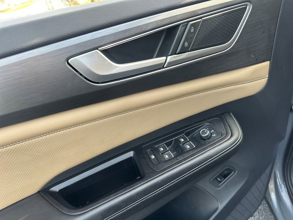 Used 2024 Volkswagen Atlas Cross Sport SE image 28