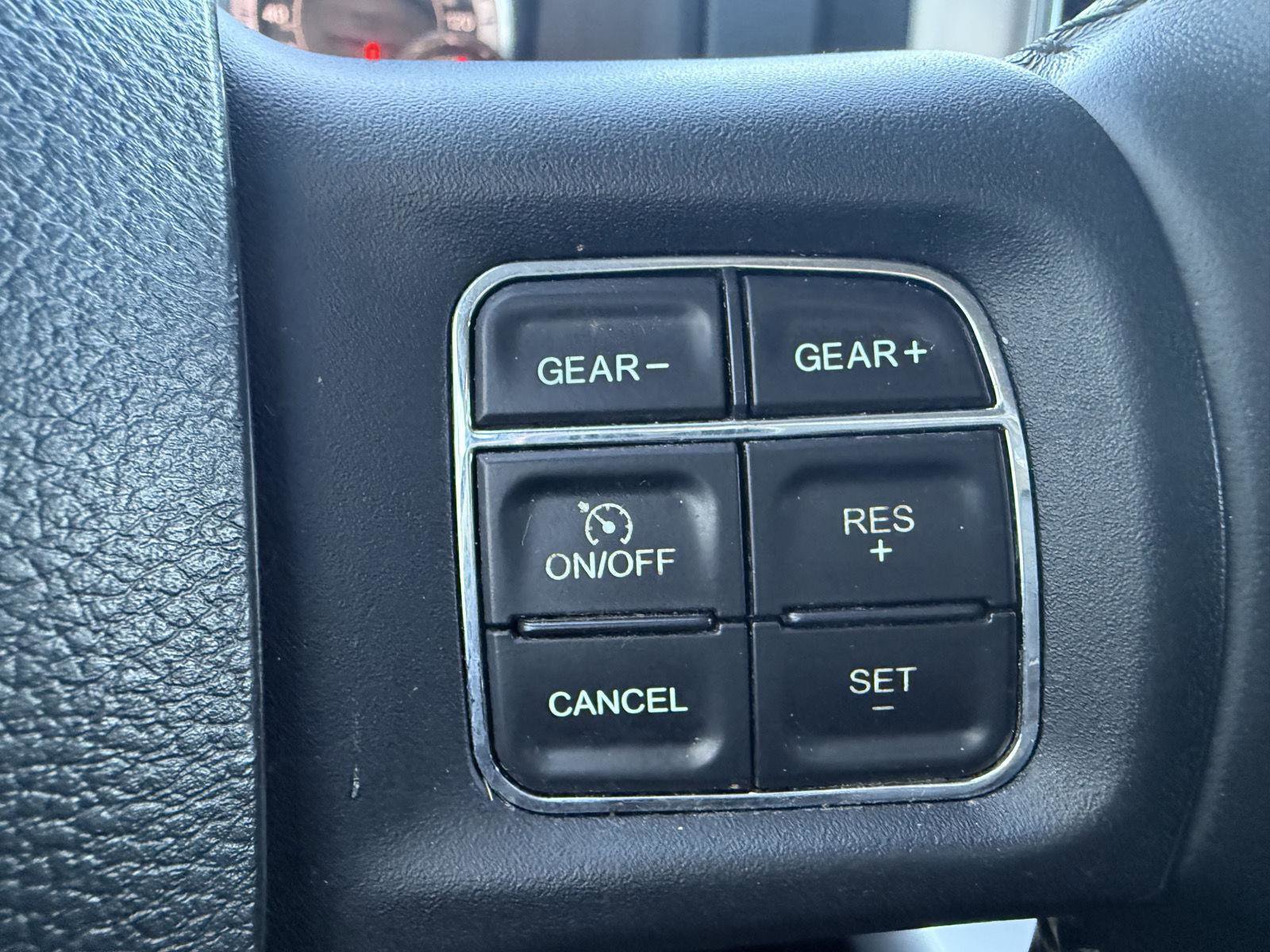 Used 2018 RAM 1500 SLT image 15