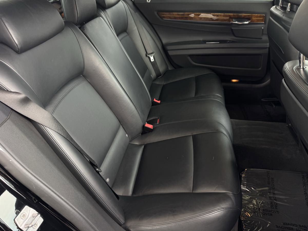 Used 2014 BMW 750Li RWD image 21