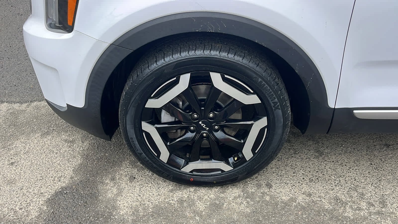 Used 2023 Kia Telluride EX image 8