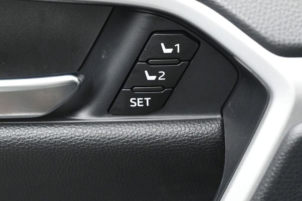 Used 2024 Toyota RAV4 XSE w/ Advanced Technology Package AWD/4WD image 15