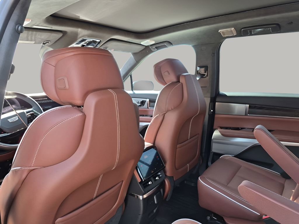 New 2026 Cadillac Vistiq Platinum w/ LPO, Floor Liner Package image 18