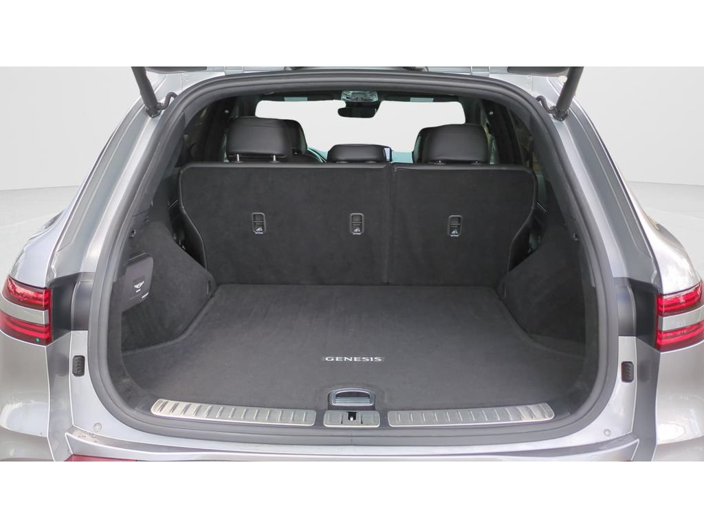 Used 2024 Genesis GV70 3.5T Sport w/ Sport Prestige Package AWD/4WD image 12