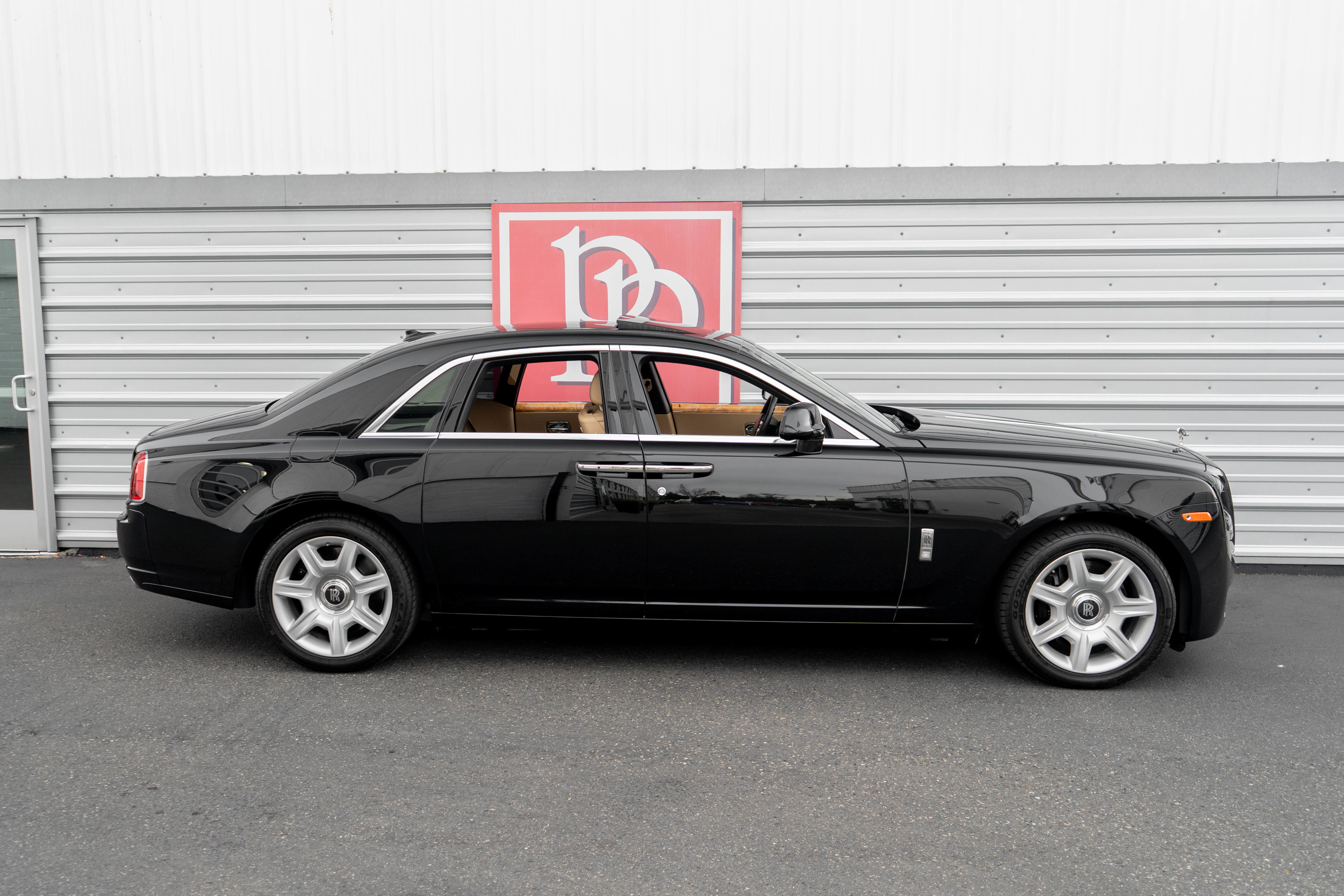 Used 2017 Rolls-Royce Ghost image 82