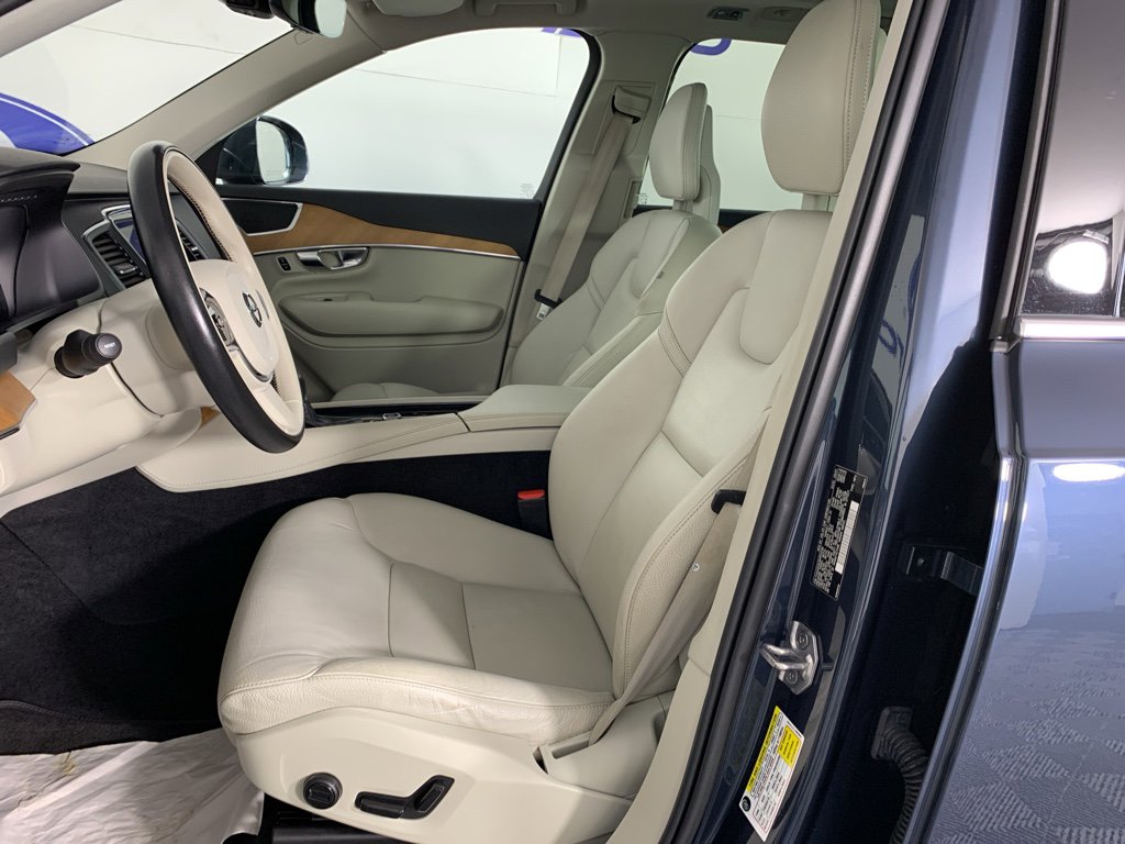 Used 2021 Volvo XC90 T6 Momentum image 16