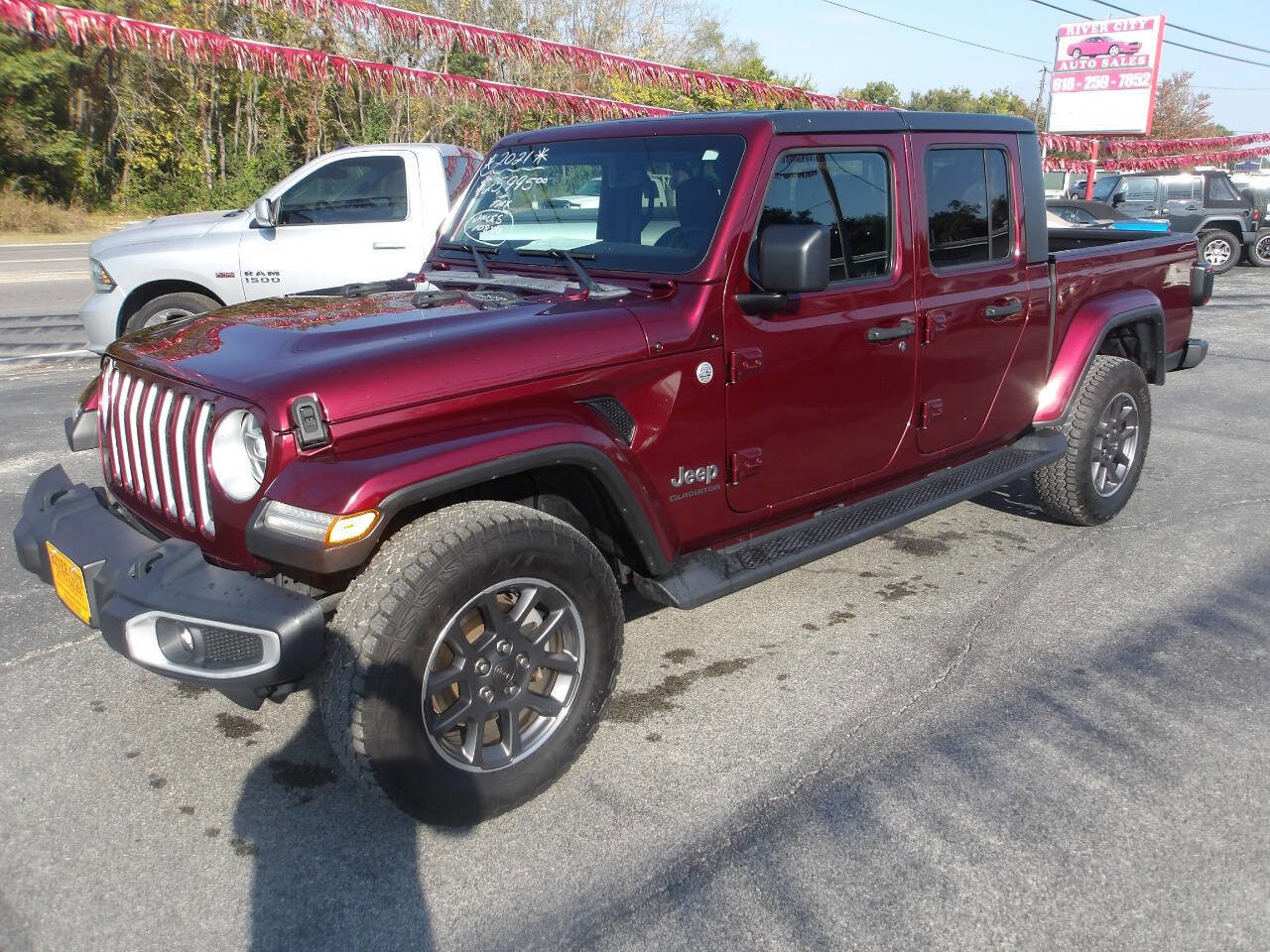 Used 2021 Jeep Gladiator Overland image 12