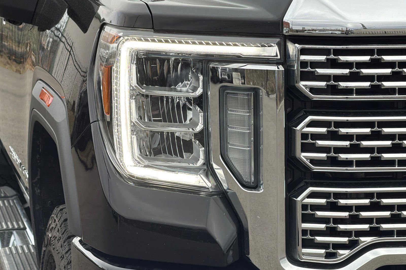 Used 2023 GMC Sierra 2500 Denali image 41