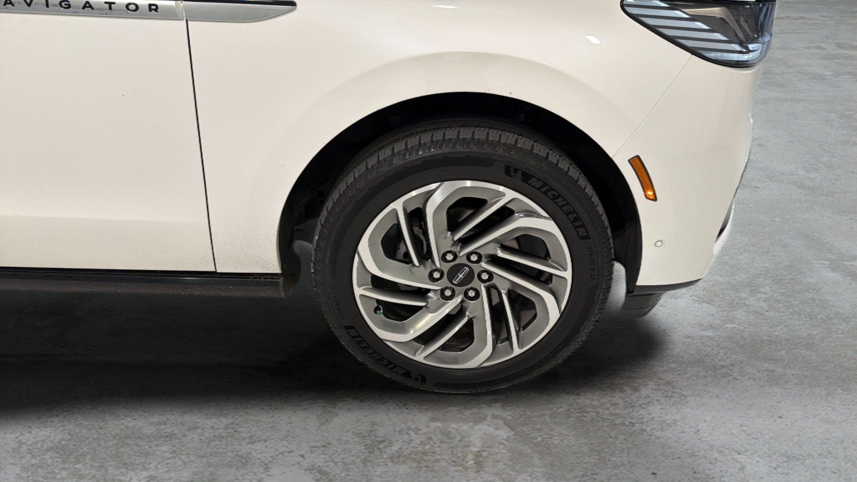Used 2025 Lincoln Navigator L Reserve AWD/4WD image 29