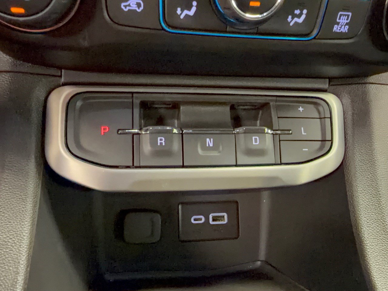 Used 2023 GMC Acadia SLE w/ Driver Convenience Package FWD image 21