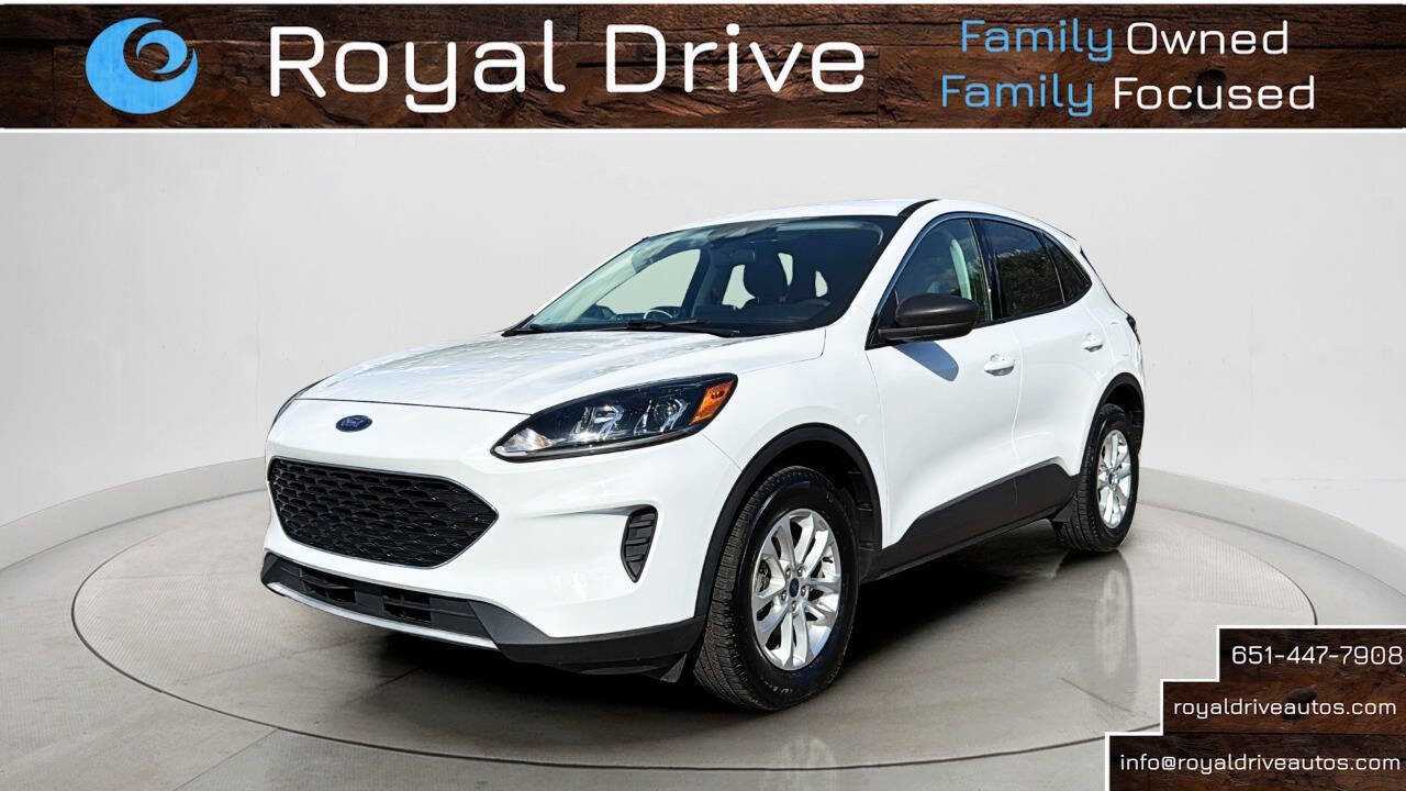 Used 2022 Ford Escape SE image 1
