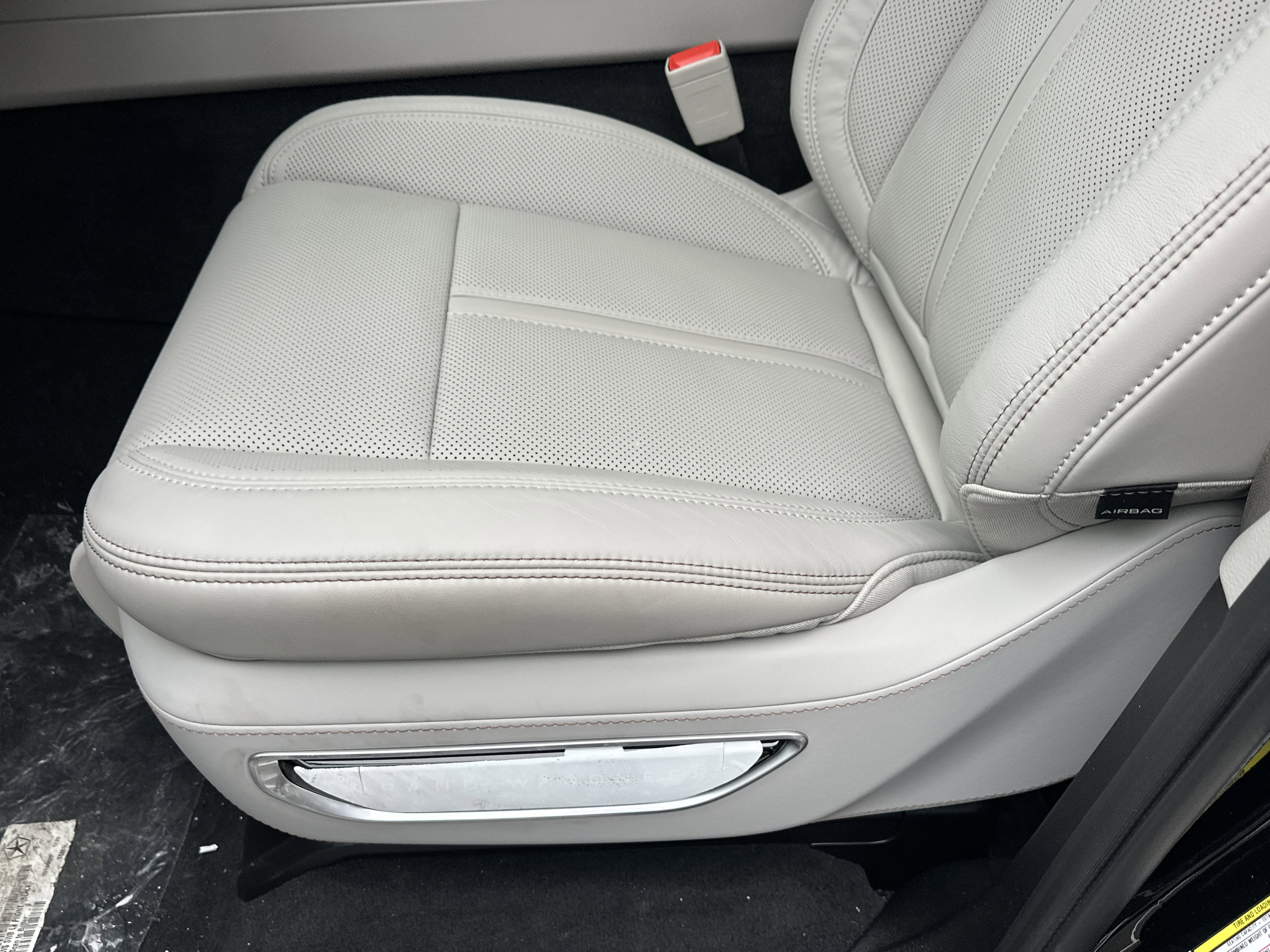 New 2026 Jeep Grand Wagoneer Summit w/ Rear Seat Video Group I image 29