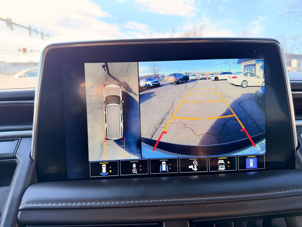 Used 2023 Chevrolet Suburban Z71 w/ Luxury Package image 28