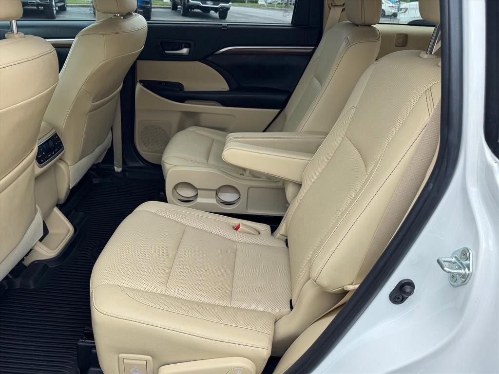 Used 2019 Toyota Highlander Limited Platinum AWD/4WD image 13