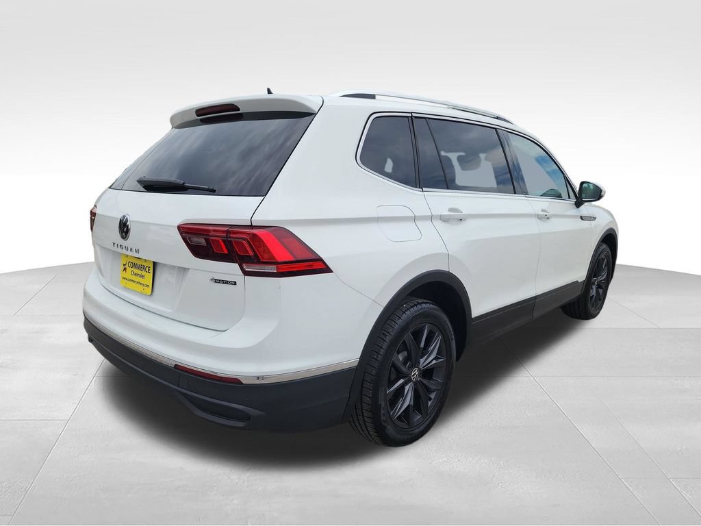 Used 2024 Volkswagen Tiguan SE AWD/4WD image 8