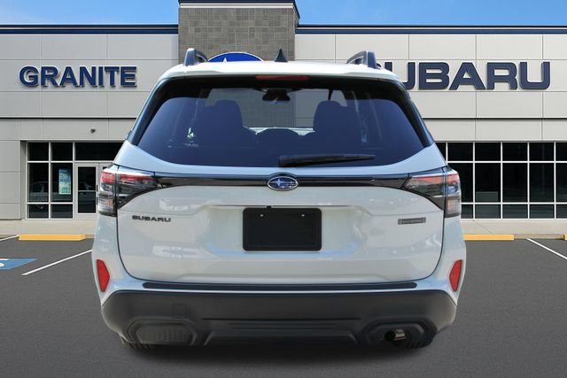 Used 2025 Subaru Forester Premium AWD/4WD image 9