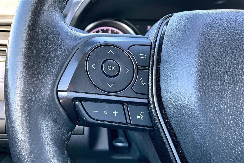Used 2024 Toyota Camry SE image 16