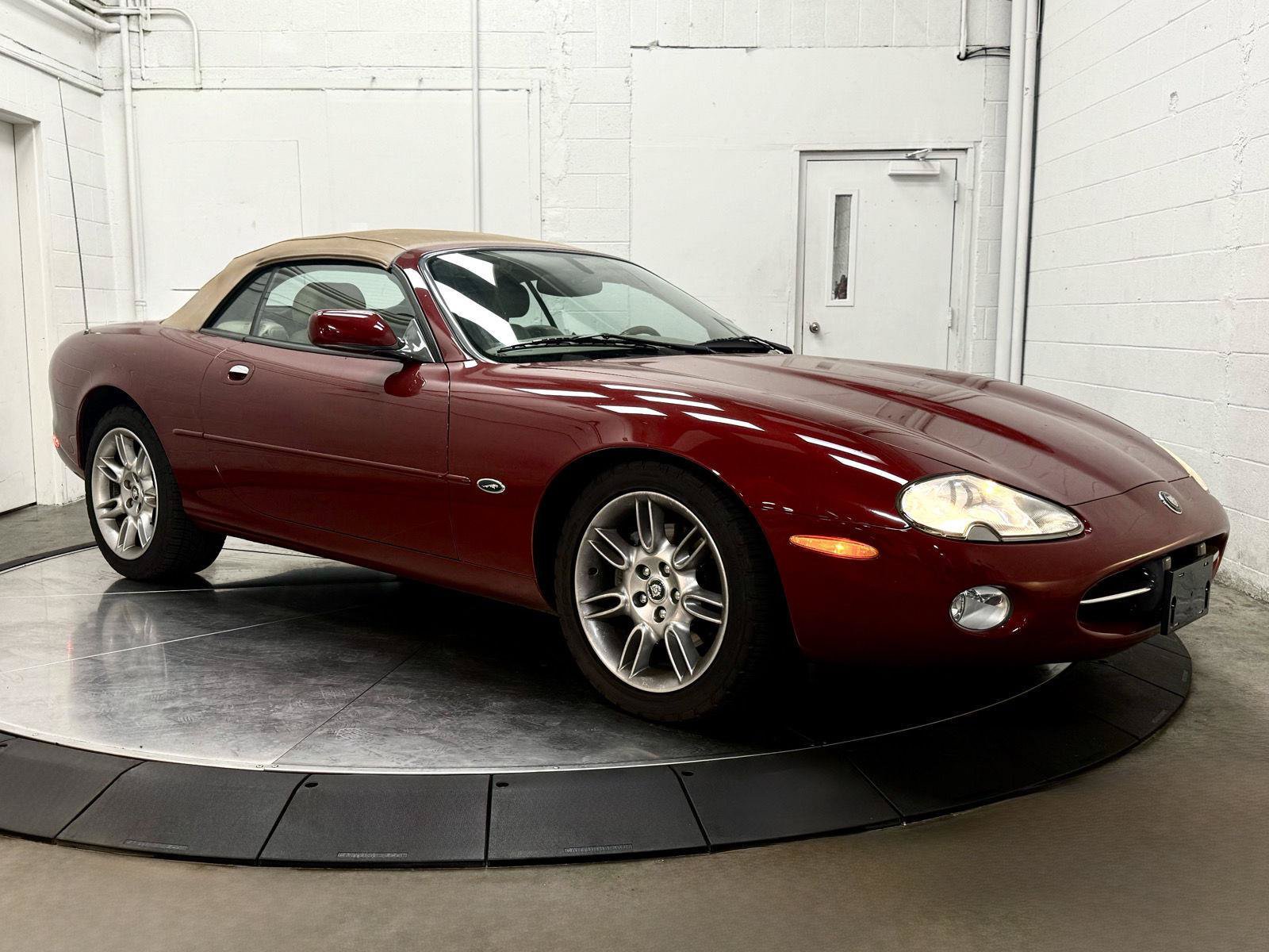 Used 2001 Jaguar XK8 Convertible RWD image 9