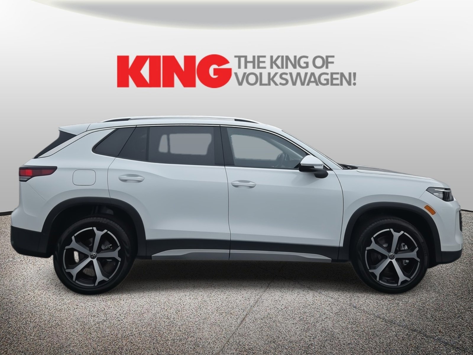 New 2026 Volkswagen Tiguan SE image 2