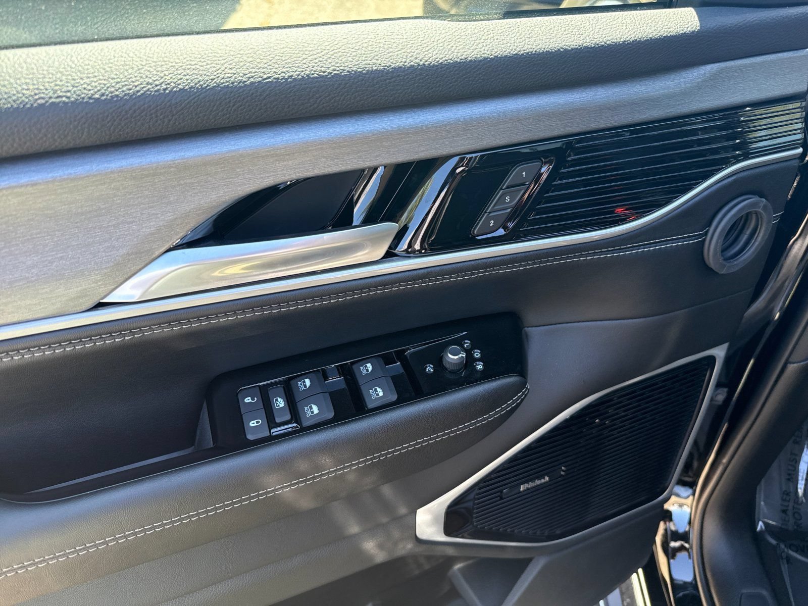 New 2026 Jeep Grand Wagoneer Limited AWD/4WD image 10