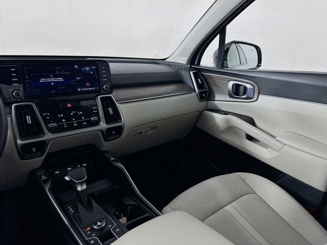 Certified 2023 Kia Sorento X-Line EX AWD/4WD image 24