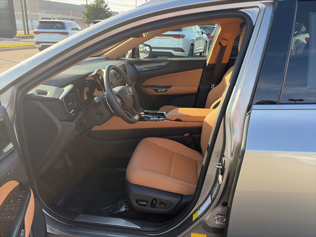 Certified 2025 Lexus NX 350h AWD w/ Accessory Package (2T) image 7