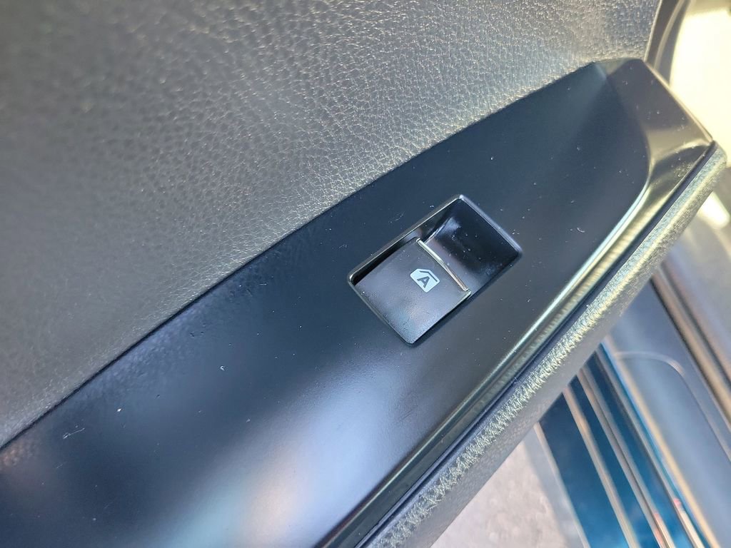 Used 2018 Toyota Camry XLE image 15